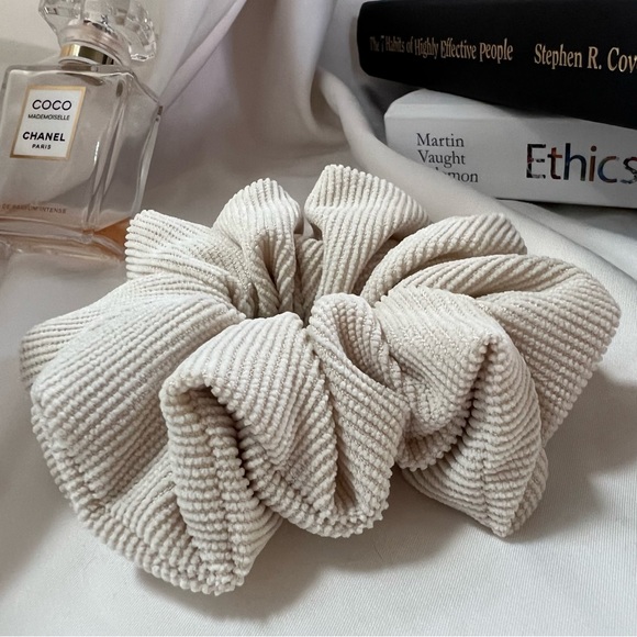 Color scunchies - Picture 11 of 12